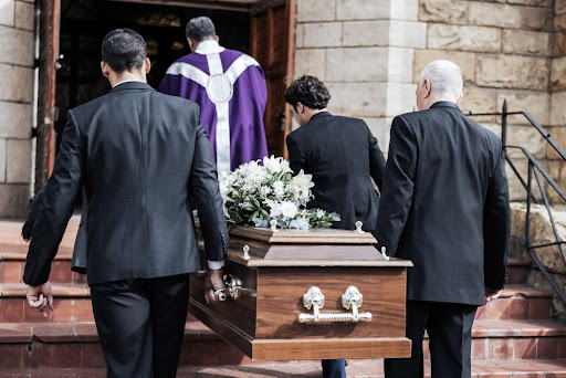 Familia en funeral